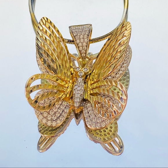 Butterfly Necklace - Picture 3 of 8